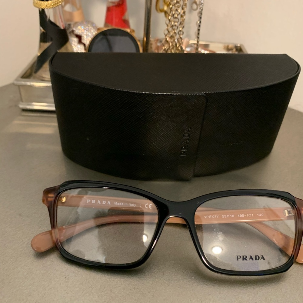 Prada frame